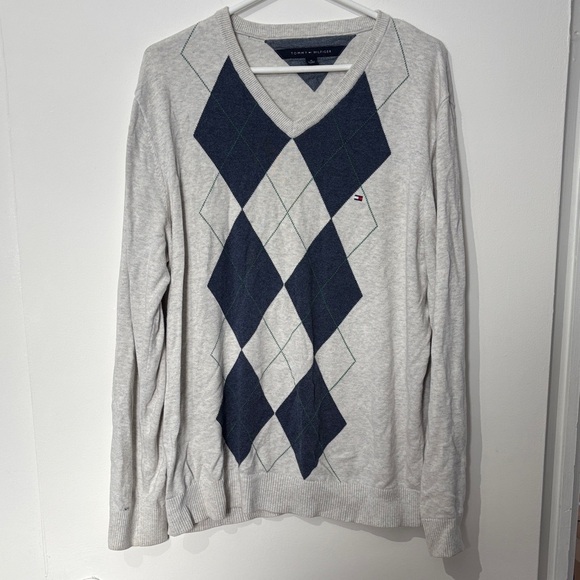 Tommy Hilfiger V-Neck Sweater in Gray and Blue Argyle - Picture 1 of 4